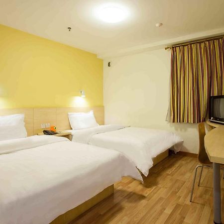 7Days Inn Dongguan Conference & Exhibition Center Δωμάτιο φωτογραφία